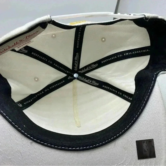 The Los Angeles Lakers Mitchell & Ness baseball hat NBA basketball SnapB… - Picture 4 of 6